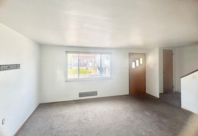 Building Photo - 1720 Mt Joseph St