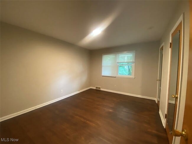 Building Photo - 456 Sunset View Dr