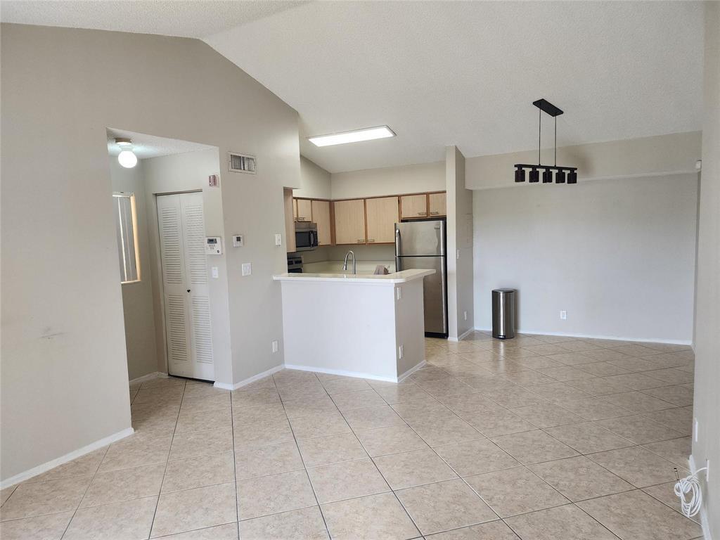Building Photo - 7630 Westwood Dr