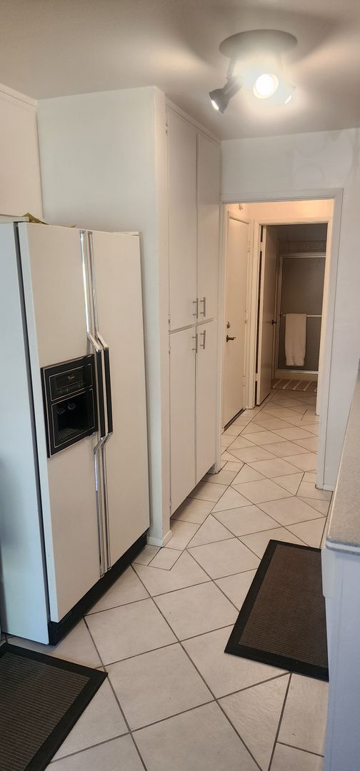 Building Photo - Fully furnished 2-bedroom, 2-bathroom town...