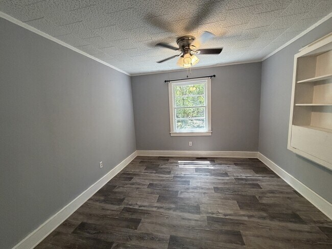 Building Photo - 5545 Old Winnsboro Rd