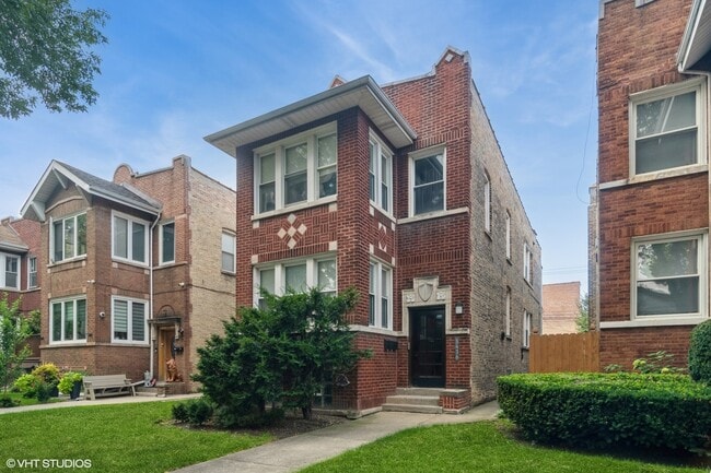 Primary Photo - 3436 N Harding Ave