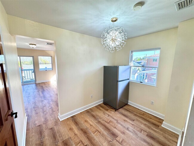Building Photo - 130 Catskill Ave