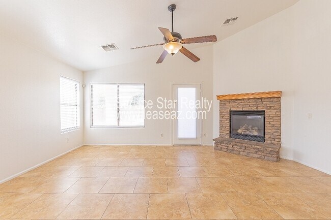 Building Photo - 8414 S 48th Ln