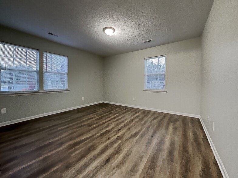 Building Photo - 9017 Shenington Pl