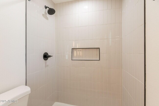 Building Photo - 1530 E Alameda Dr