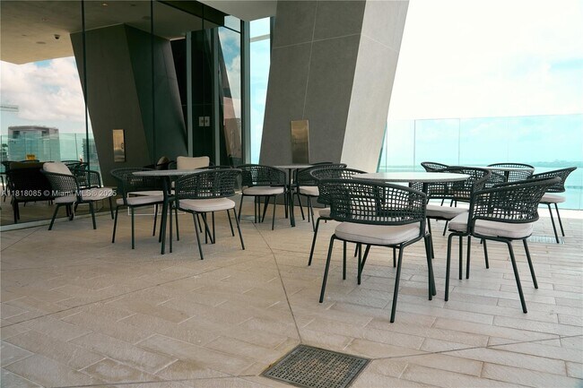 Building Photo - 300 Biscayne Blvd Way