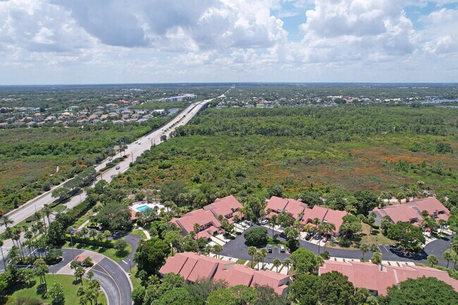 Building Photo - 204 Sea Oats Dr