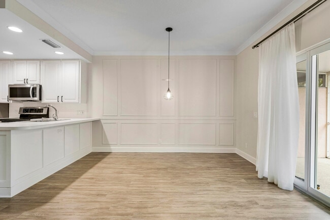 Building Photo - 2052 Tarpon Lake Way