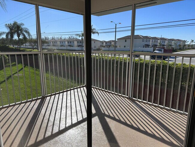 Building Photo - 2246 SE 27th Dr