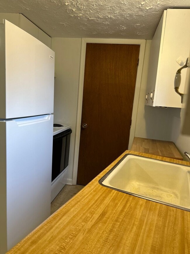 Building Photo - 2345 Cobbs St