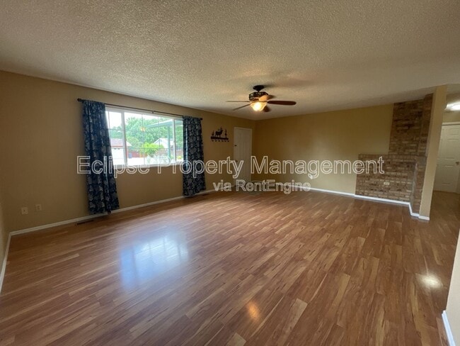 Building Photo - 626 Meadowood St