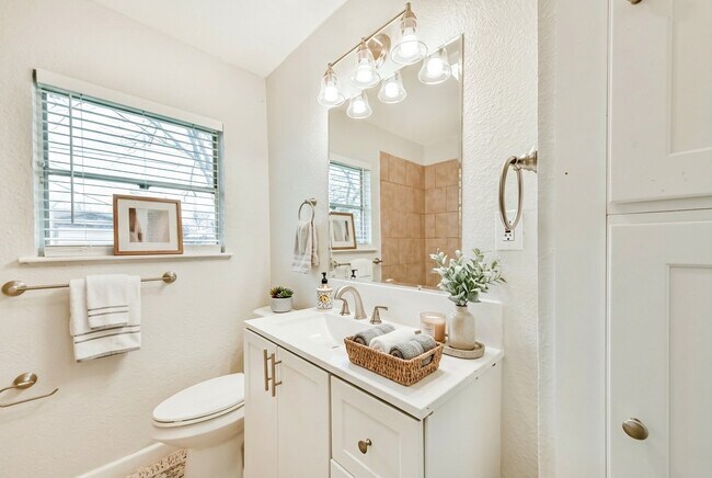 Building Photo - 5855 Beldart St