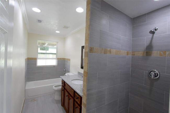Building Photo - 4311 Aspenglen Dr
