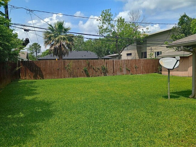 Building Photo - 4034 McDermed Dr