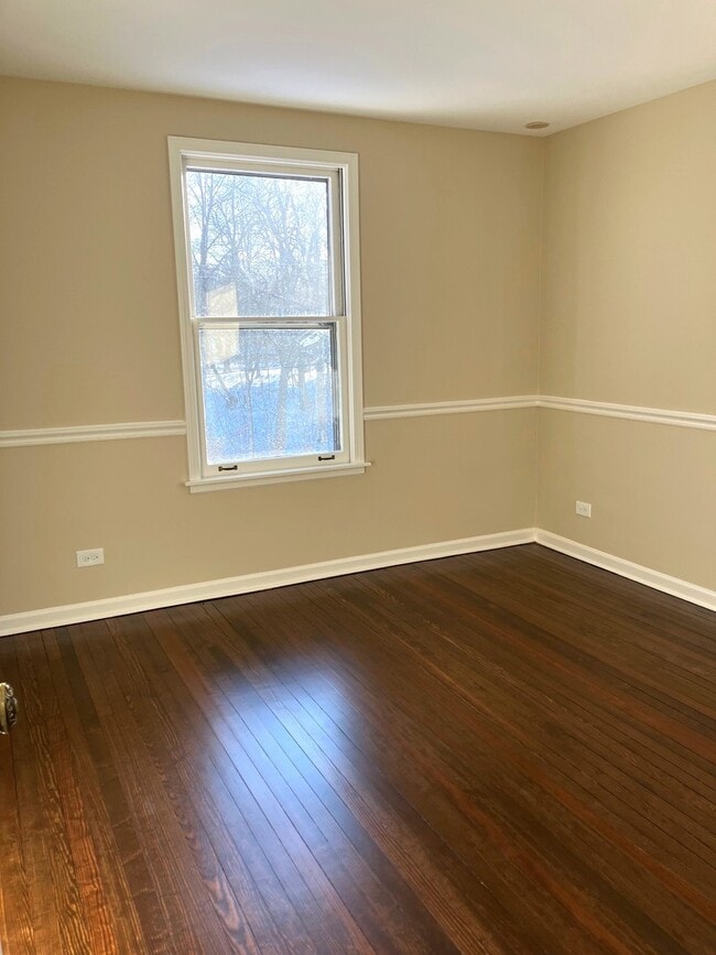 Building Photo - 544 Ravine Ave