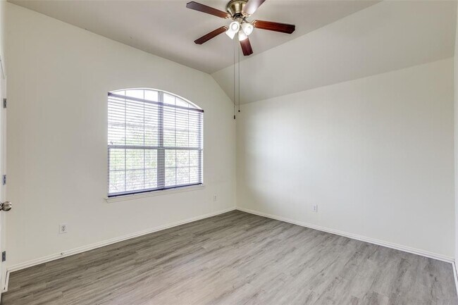 Building Photo - 20428 Crooked Stick Dr