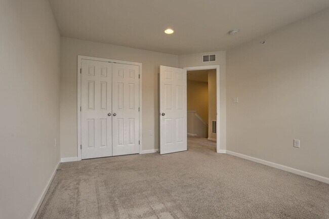Building Photo - TOWNHOME AVAILABLE IN THE CHARTER HOMES - DEER RUN COMMONS