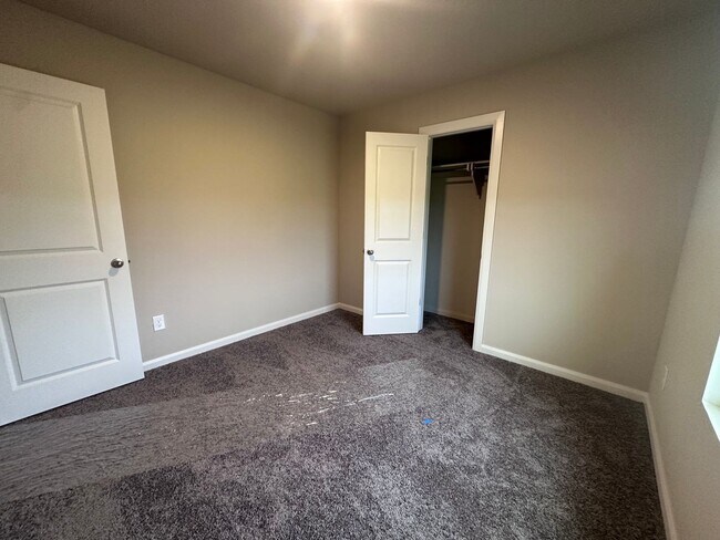 Building Photo - First Month Free!!