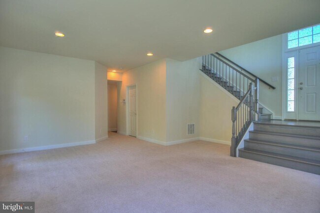 Building Photo - 42629 Oak Pk Sq