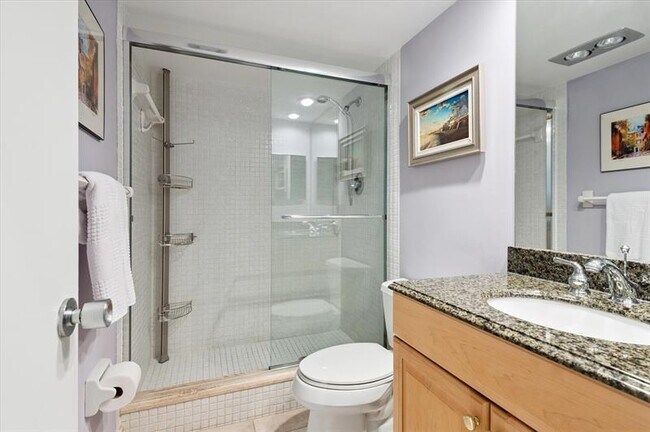 Building Photo - 3900 Oaks Clubhouse Dr