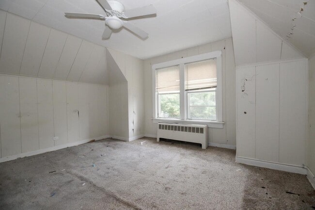 Building Photo - 2244 W Irving Park Rd