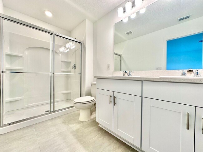 Building Photo - Stylish 3Bedrooms 2.5Bath townhome-living ...