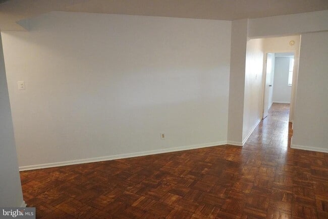 Building Photo - 1801 Clydesdale Pl NW