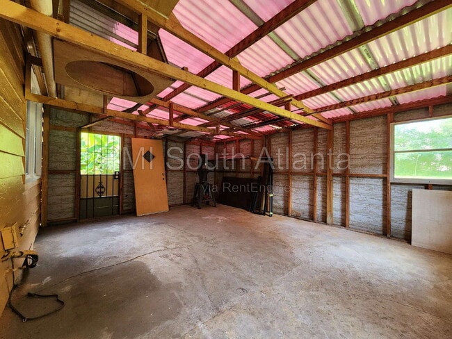 Building Photo - 2480 Spring Garden Dr SW