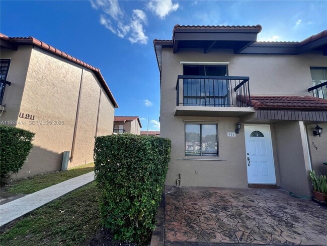 Building Photo - 1909 SW 107th Ave