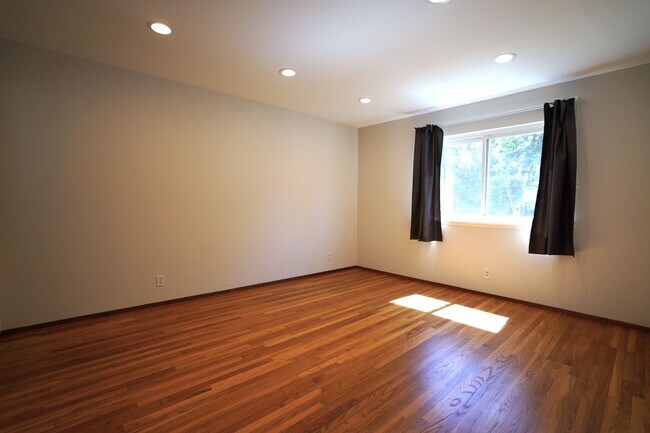 Building Photo - Beautiful Updated San Jose Home!