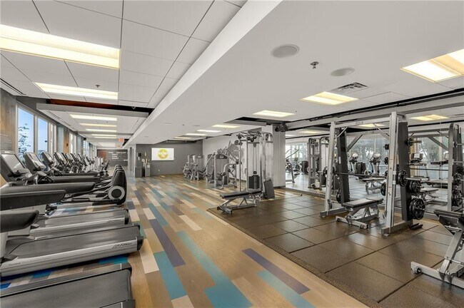Building Photo - 400 W Peachtree St NW