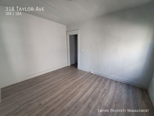 Building Photo - 318 Taylor Ave
