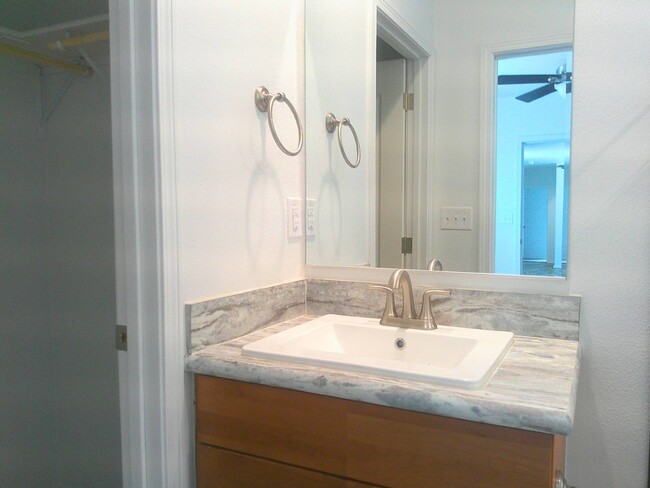 Building Photo - 4100 N Romero Rd