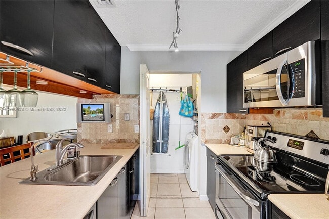 Building Photo - 22322 Pineapple Walk Dr