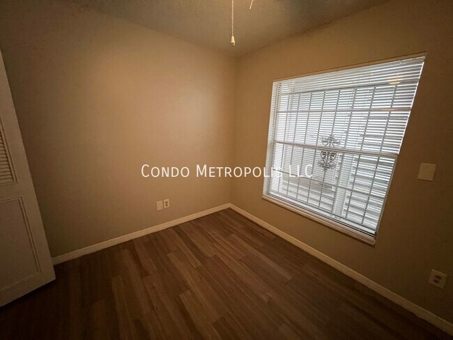 Building Photo - 7924 Sun Vista Way