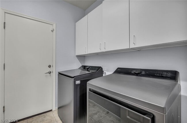 Building Photo - 3787 Budenny Dr