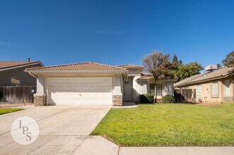 Building Photo - North West Fresno Home, 3BR/2BA, Built 1995 - Lots of Amenities!