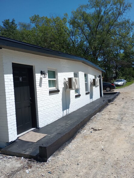 Building Photo - 6121 N Wagon Trail Rd