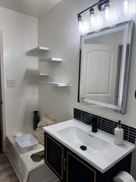Building Photo - 2817 Sourwood St