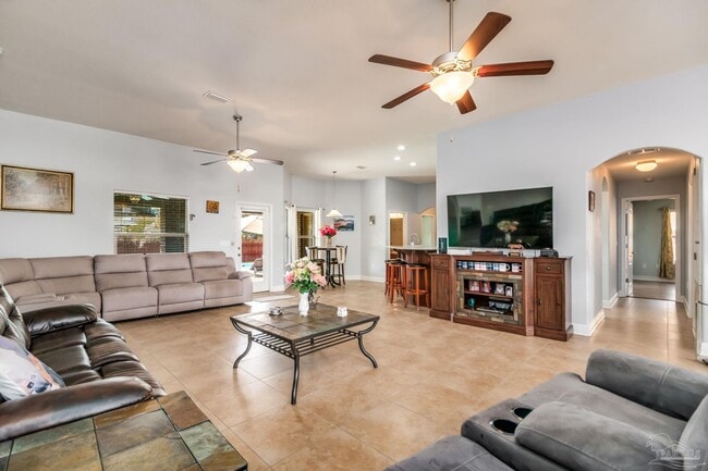 Building Photo - 5202 English Oak Dr