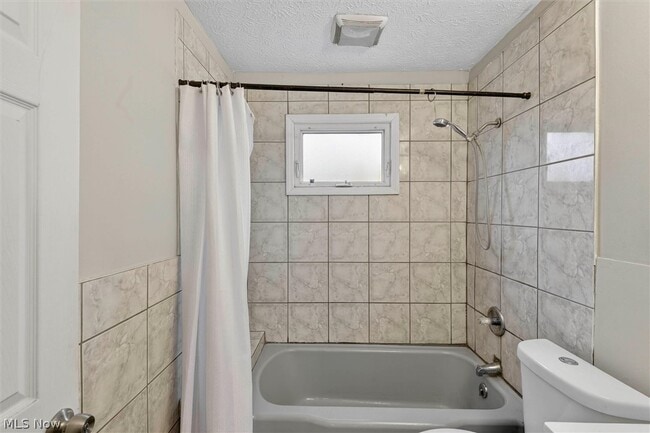 Building Photo - 12912 Maplerow Ave