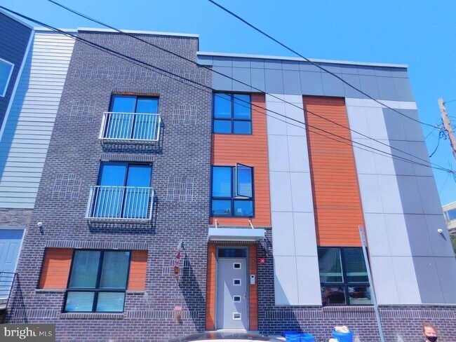 Building Photo - 922-26 N 17th St