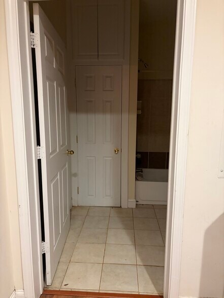 Building Photo - 2385 Sainsbury Dr NW