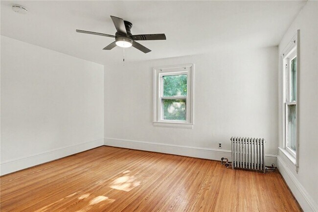 Building Photo - 54 Sanford St
