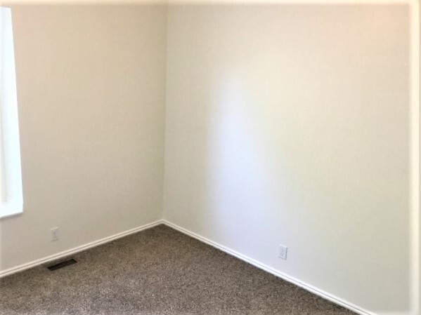 Building Photo - 129 W 1225 N