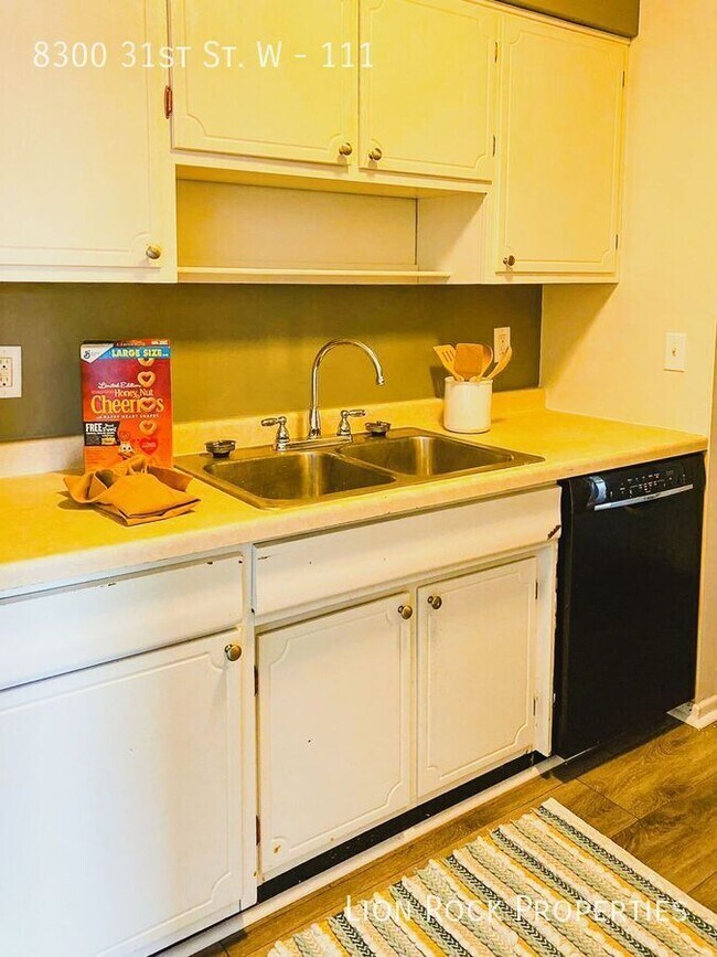 Building Photo - 8300 W 31st St