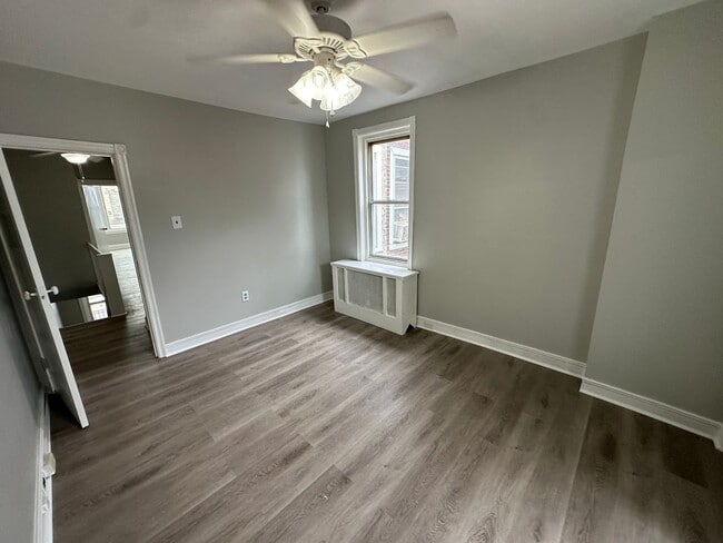 Building Photo - Charming updated 3 bed 1 bath in amazing location