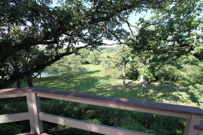 Building Photo - Incredible home on a private & secluded lot.