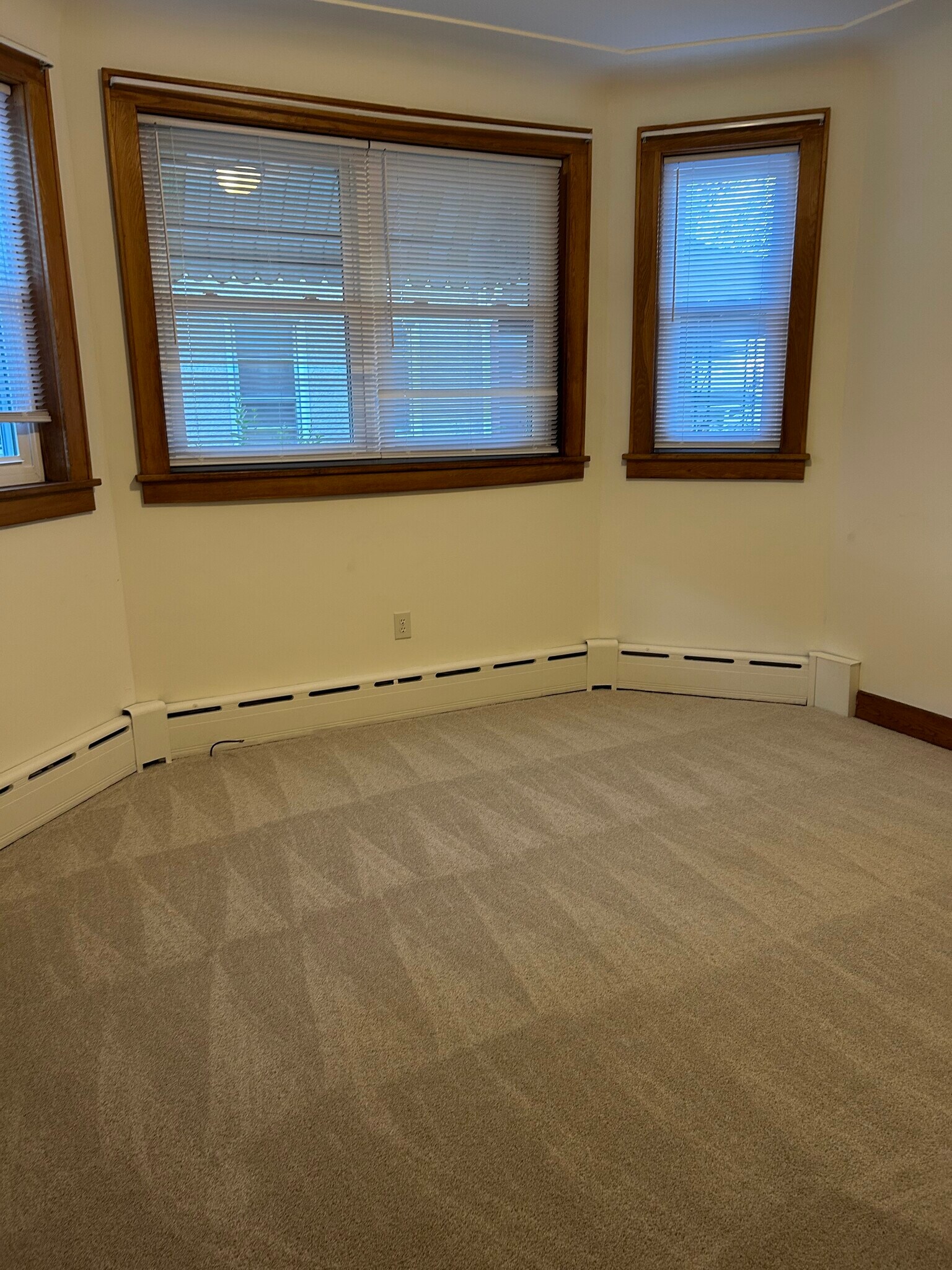 bed 2 - 1440 Penn Ave